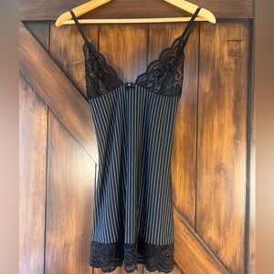 Vintage Elegant Black Lace Trim Chemise Women's S/M